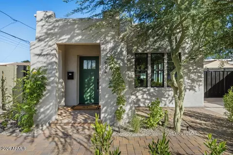 Exterior - 914 E Sheridan St, Phoenix, AZ 85006 photo 8 of 9