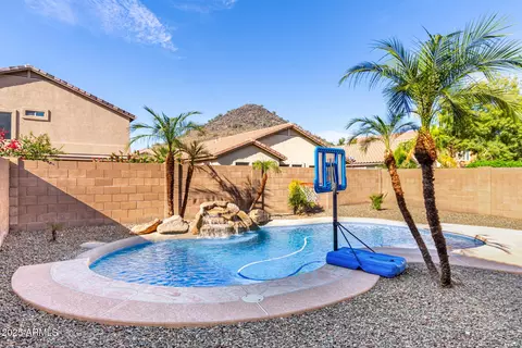 Exterior - 1822 E Patrick Ln, Phoenix, AZ 85024 photo 2 of 5