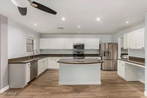 Kitchen - 1822 E Patrick Ln, Phoenix, AZ 85024 photo 1 of 3