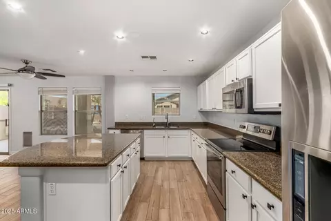 Kitchen - 1822 E Patrick Ln, Phoenix, AZ 85024 photo 2 of 3