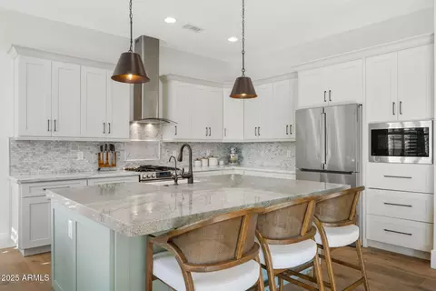 Kitchen - 4145 E Campbell Ave, Phoenix, AZ 85018 photo 3 of 4