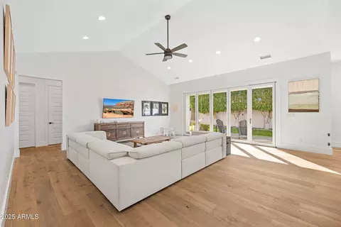 Living - 4145 E Campbell Ave, Phoenix, AZ 85018 photo 1 of 1