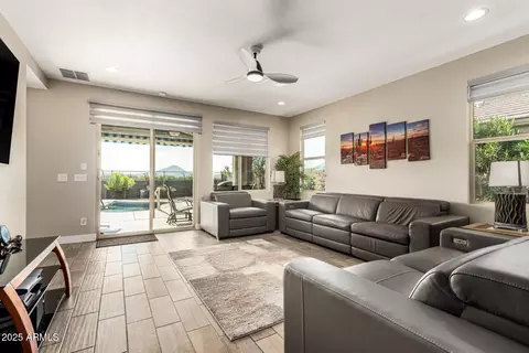 549 E Balao Dr, Phoenix, AZ 85085 photo 7