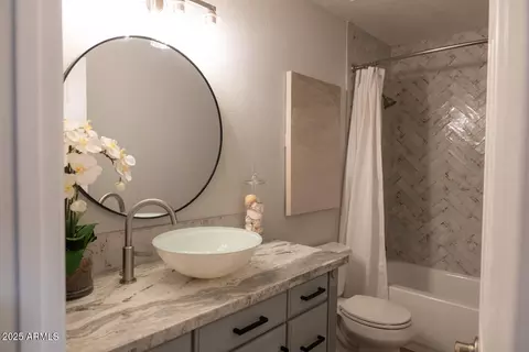 Bath - 417 S Bonito Dr, Gilbert, AZ 85233 photo 3 of 4
