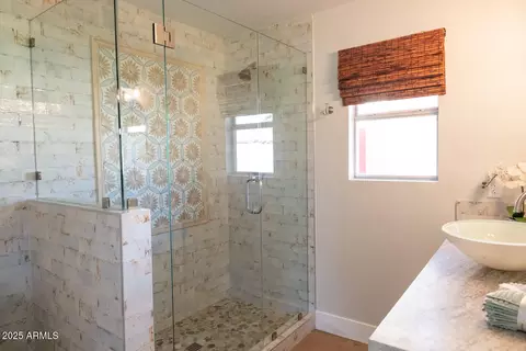 Bath - 417 S Bonito Dr, Gilbert, AZ 85233 photo 2 of 4