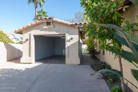 Exterior - 417 S Bonito Dr, Gilbert, AZ 85233 photo 4 of 7