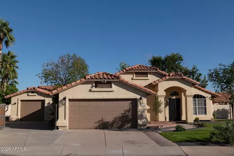 Exterior - 417 S Bonito Dr, Gilbert, AZ 85233 photo 2 of 7