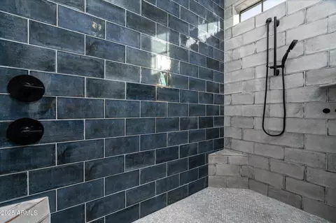 Bath - 4208 N 41st Pl, Phoenix, AZ 85018 photo 1 of 6