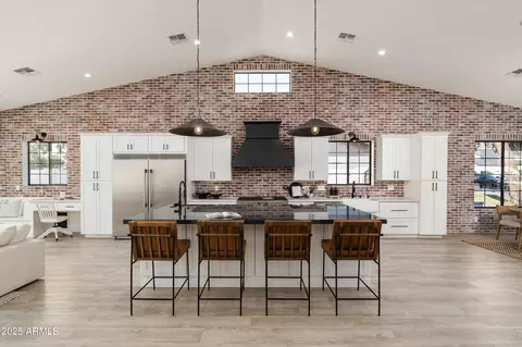 Kitchen - 4208 N 41st Pl, Phoenix, AZ 85018 photo 2 of 4