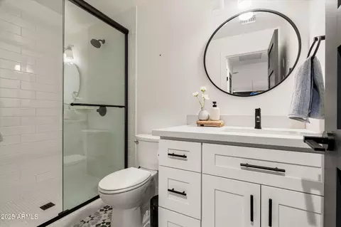Bath - 4208 N 41st Pl, Phoenix, AZ 85018 photo 5 of 6