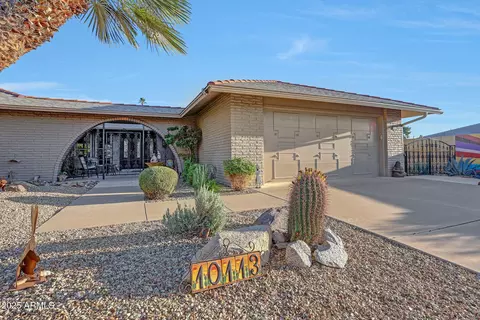 10113 W Willowcreek Cir, Sun City, AZ 85373