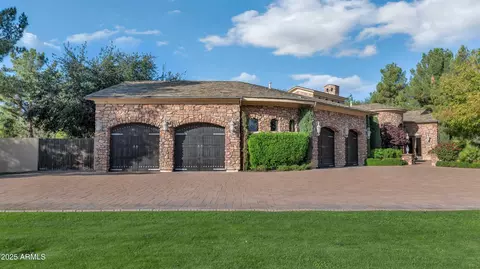 7233 E Royal Palm Rd, Scottsdale, AZ 85258