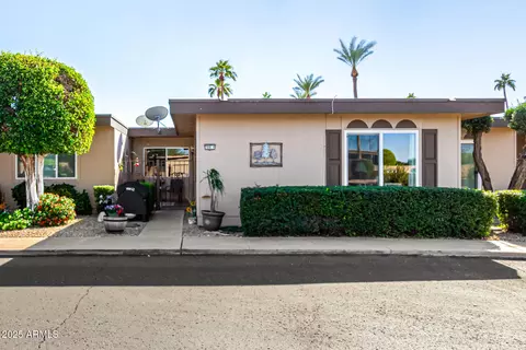13709 N 98th Ave #B, Sun City, AZ 85351