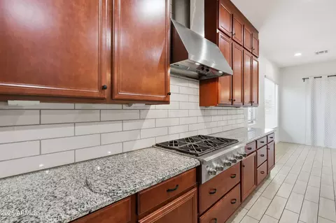 Kitchen - 1432 E Pedro Rd, Phoenix, AZ 85042 photo 2 of 4