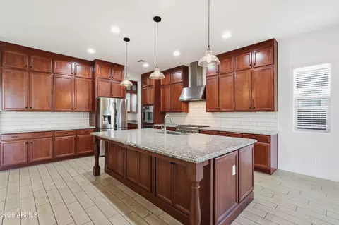 Kitchen - 1432 E Pedro Rd, Phoenix, AZ 85042 photo 1 of 4