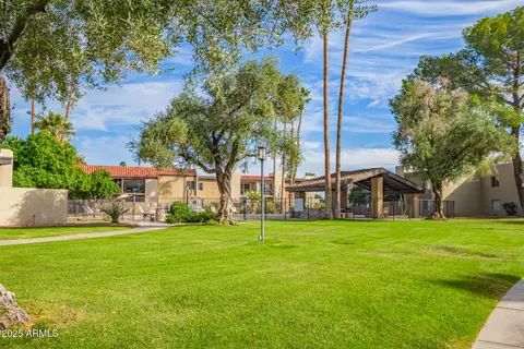 Exterior - 4201 E Camelback Rd #14, Phoenix, AZ 85018 photo 4 of 5