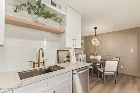 Kitchen - 4201 E Camelback Rd #14, Phoenix, AZ 85018 photo 4 of 4
