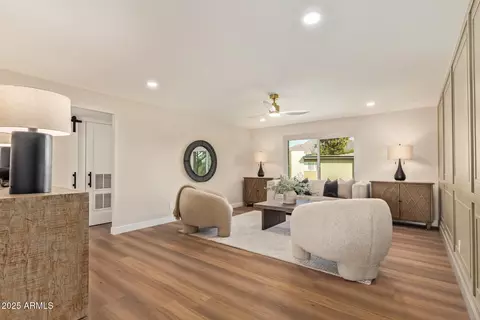 Living - 4201 E Camelback Rd #14, Phoenix, AZ 85018 photo 1 of 3