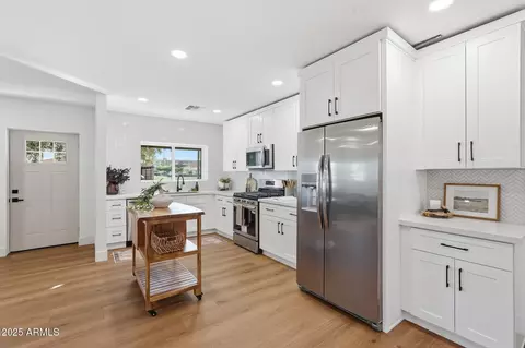 Kitchen - 3102 N 34th St, Phoenix, AZ 85018 photo 1 of 3