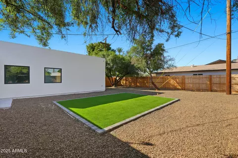 Exterior - 3102 N 34th St, Phoenix, AZ 85018 photo 3 of 3