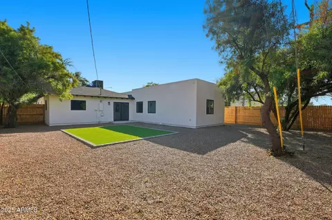 Exterior - 3102 N 34th St, Phoenix, AZ 85018 photo 2 of 3