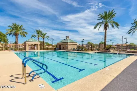 Exterior - 3909 E Lavender Ln E, Phoenix, AZ 85044 photo 6 of 7