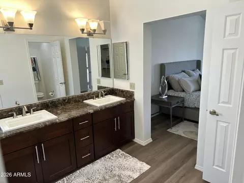 Bath - 3909 E Lavender Ln E, Phoenix, AZ 85044 photo 3 of 4