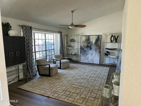 3909 E Lavender Ln E, Phoenix, AZ 85044