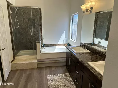 Bath - 3909 E Lavender Ln E, Phoenix, AZ 85044 photo 4 of 4