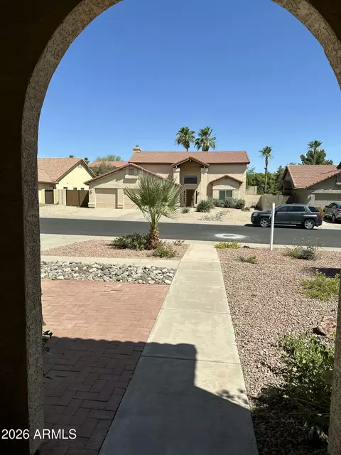 Exterior - 3909 E Lavender Ln E, Phoenix, AZ 85044 photo 2 of 7