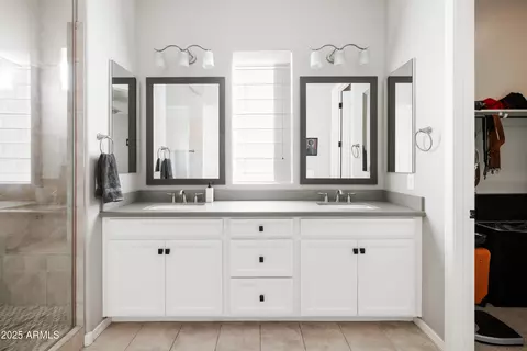 Bath - 4554 S Eastern Run, Mesa, AZ 85212 photo 2 of 4