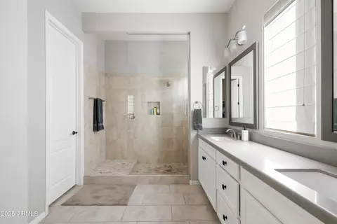 Bath - 4554 S Eastern Run, Mesa, AZ 85212 photo 1 of 4