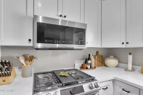Kitchen - 4520 E Lone Cactus Dr, Phoenix, AZ 85050 photo 3 of 5
