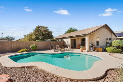 Exterior - 4520 E Lone Cactus Dr, Phoenix, AZ 85050 photo 4 of 8