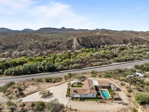 46623 N Grand Ave, Morristown, AZ 85342