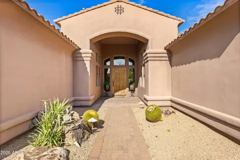 Exterior - 5362 E Herrera Dr, Phoenix, AZ 85054 photo 2 of 12