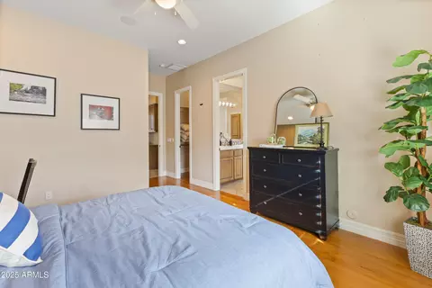 Bedroom - 5362 E Herrera Dr, Phoenix, AZ 85054 photo 8 of 8