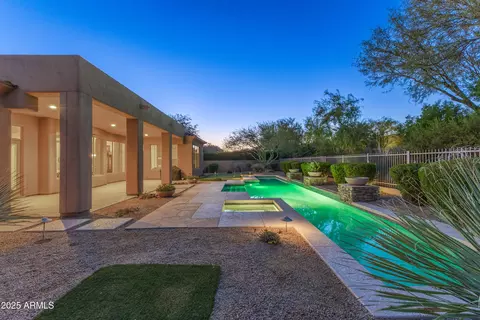 Exterior - 5362 E Herrera Dr, Phoenix, AZ 85054 photo 3 of 12