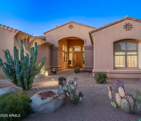 Exterior - 5362 E Herrera Dr, Phoenix, AZ 85054 photo 1 of 12