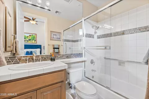 Bath - 5362 E Herrera Dr, Phoenix, AZ 85054 photo 5 of 7