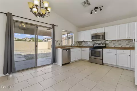 Kitchen - 910 E Potter Dr, Phoenix, AZ 85024 photo 1 of 2