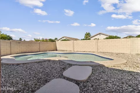 Exterior - 910 E Potter Dr, Phoenix, AZ 85024 photo 5 of 5