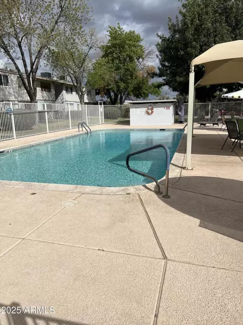 Exterior - 2530 W Berridge Ln #E102, Phoenix, AZ 85017 photo 4 of 4