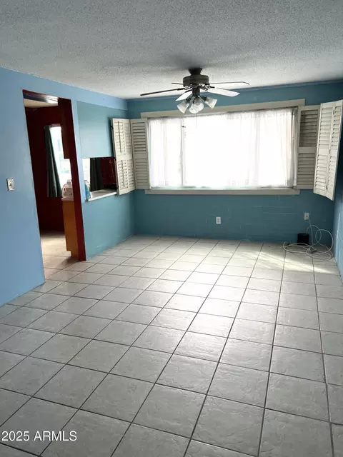 Dining - 2530 W Berridge Ln #E102, Phoenix, AZ 85017 photo 1 of 1