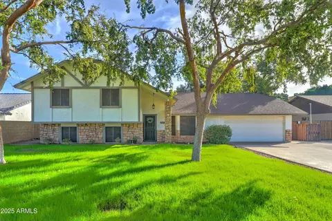 2057 N Ashbrook Cir, Mesa, AZ 85213