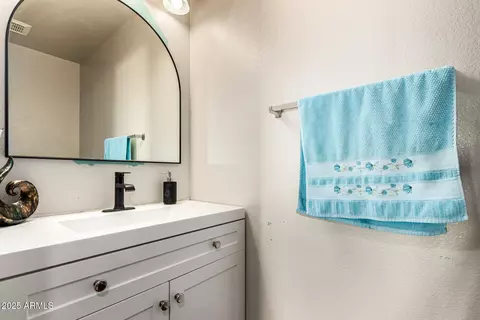 Bath - 2150 E Pinto Dr, Gilbert, AZ 85296 photo 1 of 3