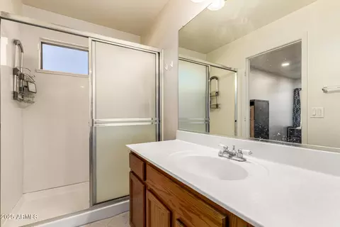 Bath - 2150 E Pinto Dr, Gilbert, AZ 85296 photo 2 of 3