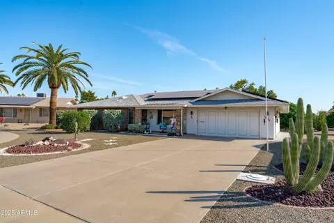 18415 N 97th Dr, Sun City, AZ 85373