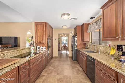 Kitchen - 16402 S 39th St, Phoenix, AZ 85048 photo 2 of 3