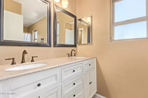 Bath - 16402 S 39th St, Phoenix, AZ 85048 photo 3 of 3